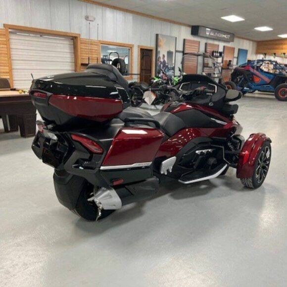 65a6119210df847d482028bb 580x580