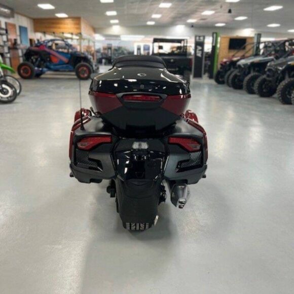 65a6119210df847d482028bc 580x580