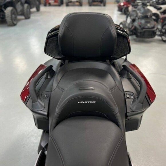 65a6119210df847d482028be 580x580